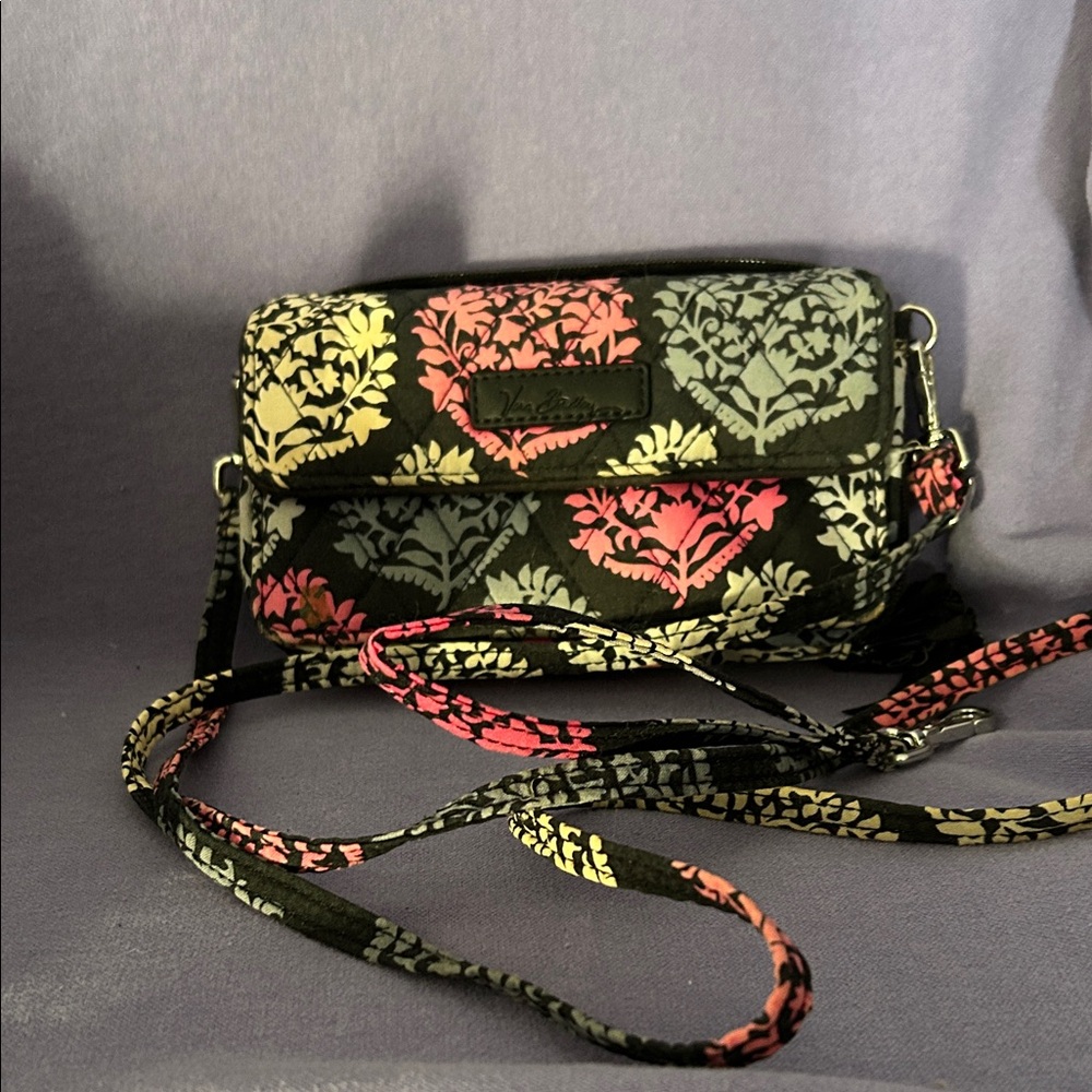 VERA BRADLEY wallet/crossbody purse in NORTHERN LIGHTS pattern. Crossbody/wrist
